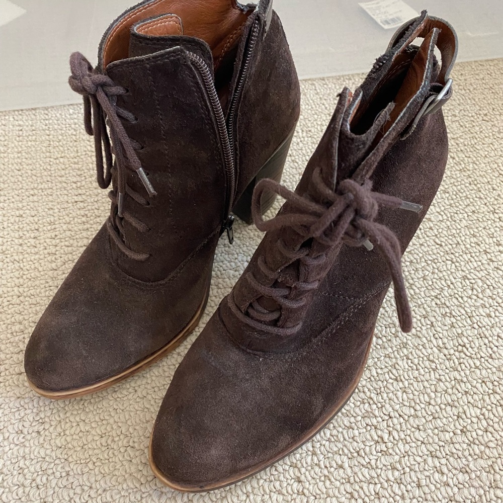 Lucky Brand brown ankle boots / booties